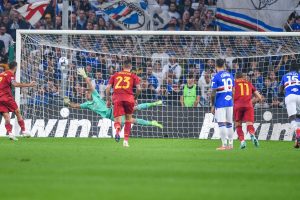 GENOVA (ITALPRESS) – La Roma espugna il Ferraris e batte la Sampdoria 1-0 con un rigore di Lorenzo...