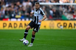 LA SPEZIA (ITALPRESS) – Nell’anticipo del “Picco” gioca meglio lo Spezia, ma porta a casa solo un...