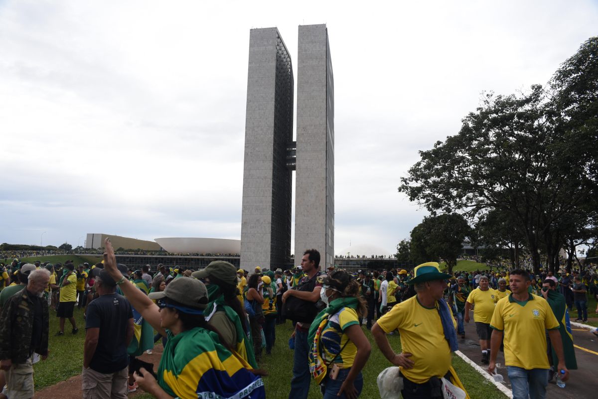 Sostenitori di Bolsonaro assaltano le istituzioni a Brasilia, Lula “Vandali fascisti”