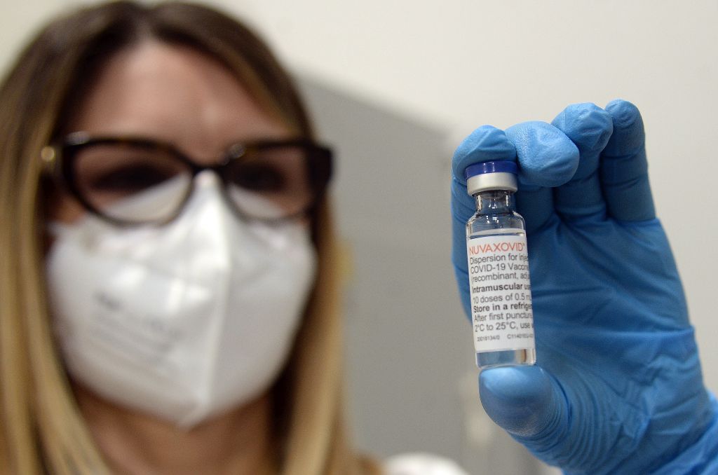 Covid, scendono positivi (84.076) e decessi settimanali (576)