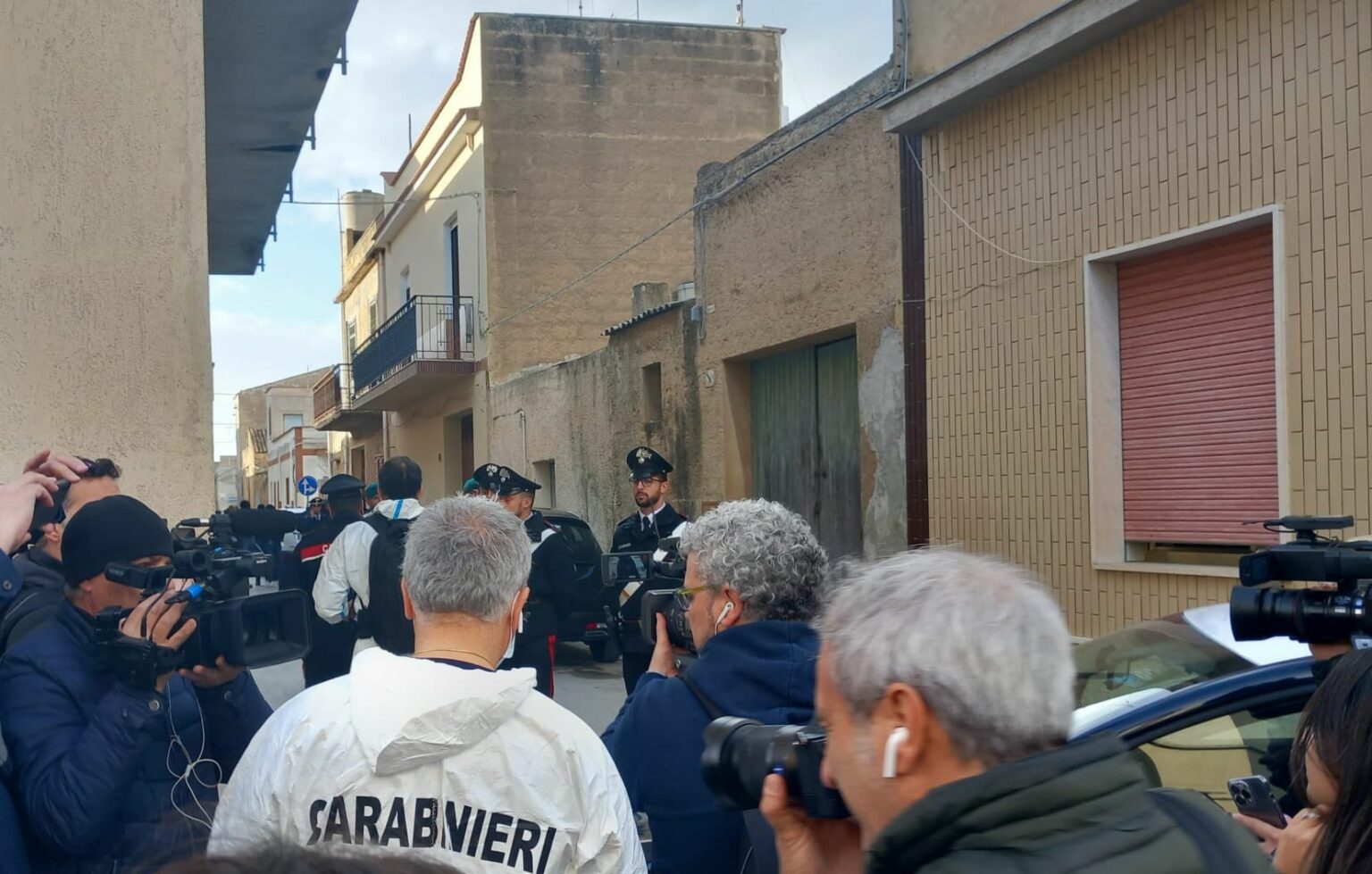 A caccia del tesoro di Messina Denaro, perquisizioni a tappeto a Campobello