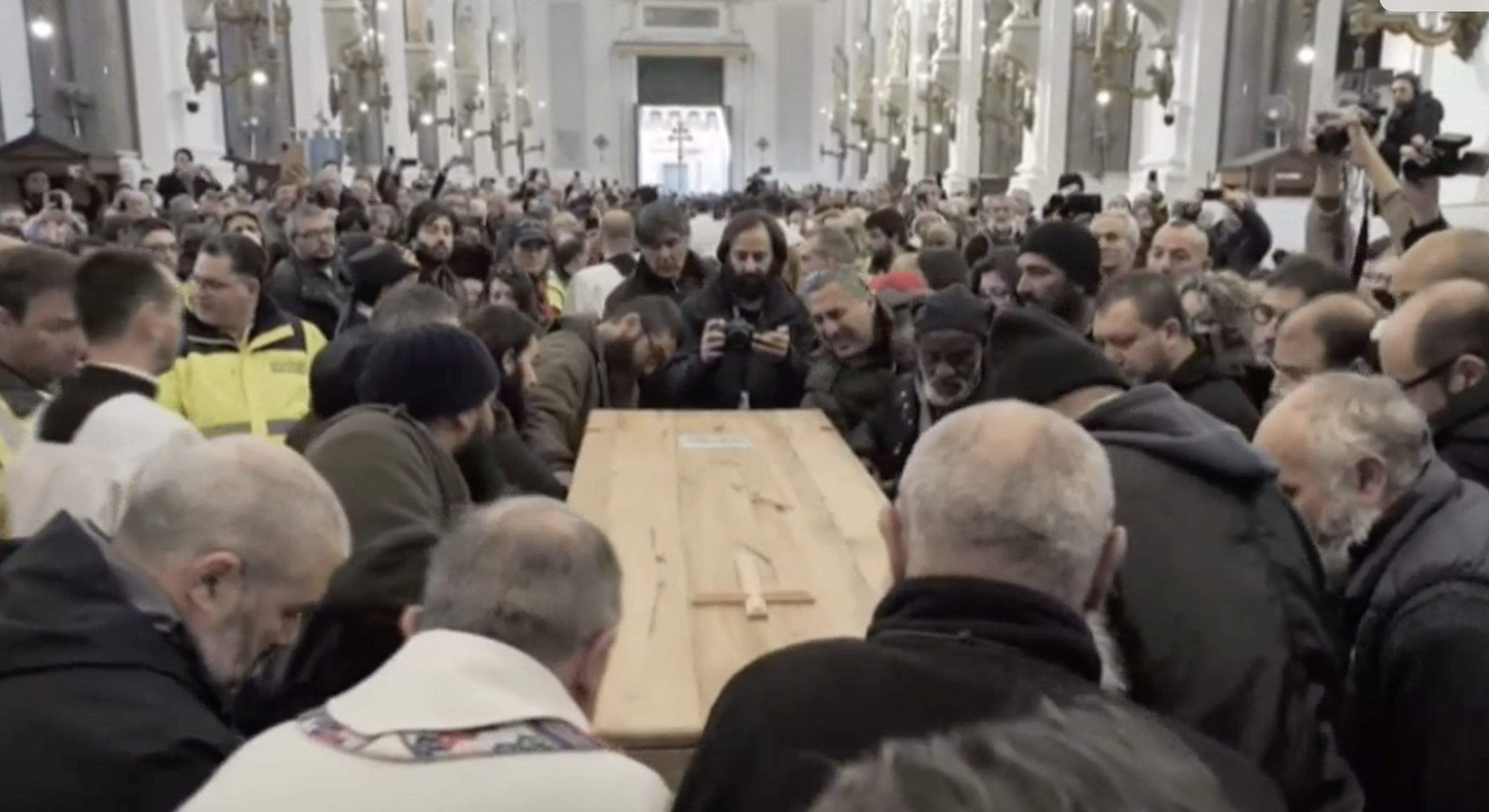 Funerali di Biagio Conte, Palermo piange il suo missionario