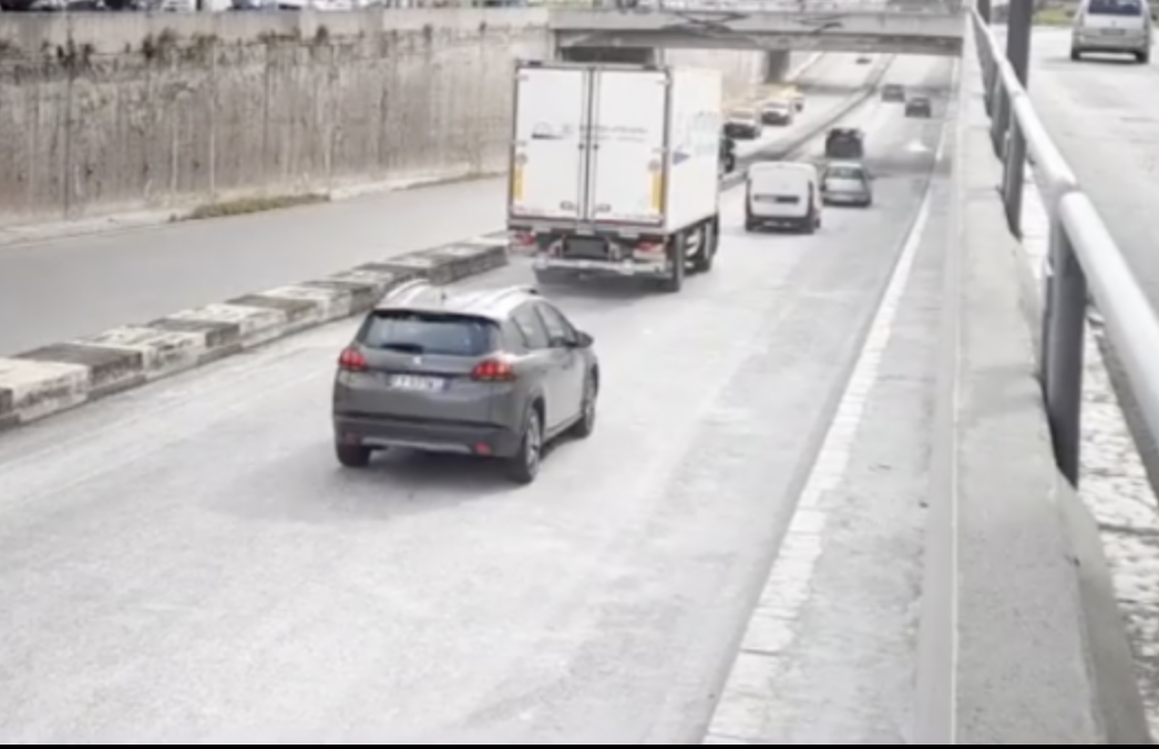 Riaperto il sottopassaggio di Via Crispi, a breve si interverrà nell’altra carreggiata