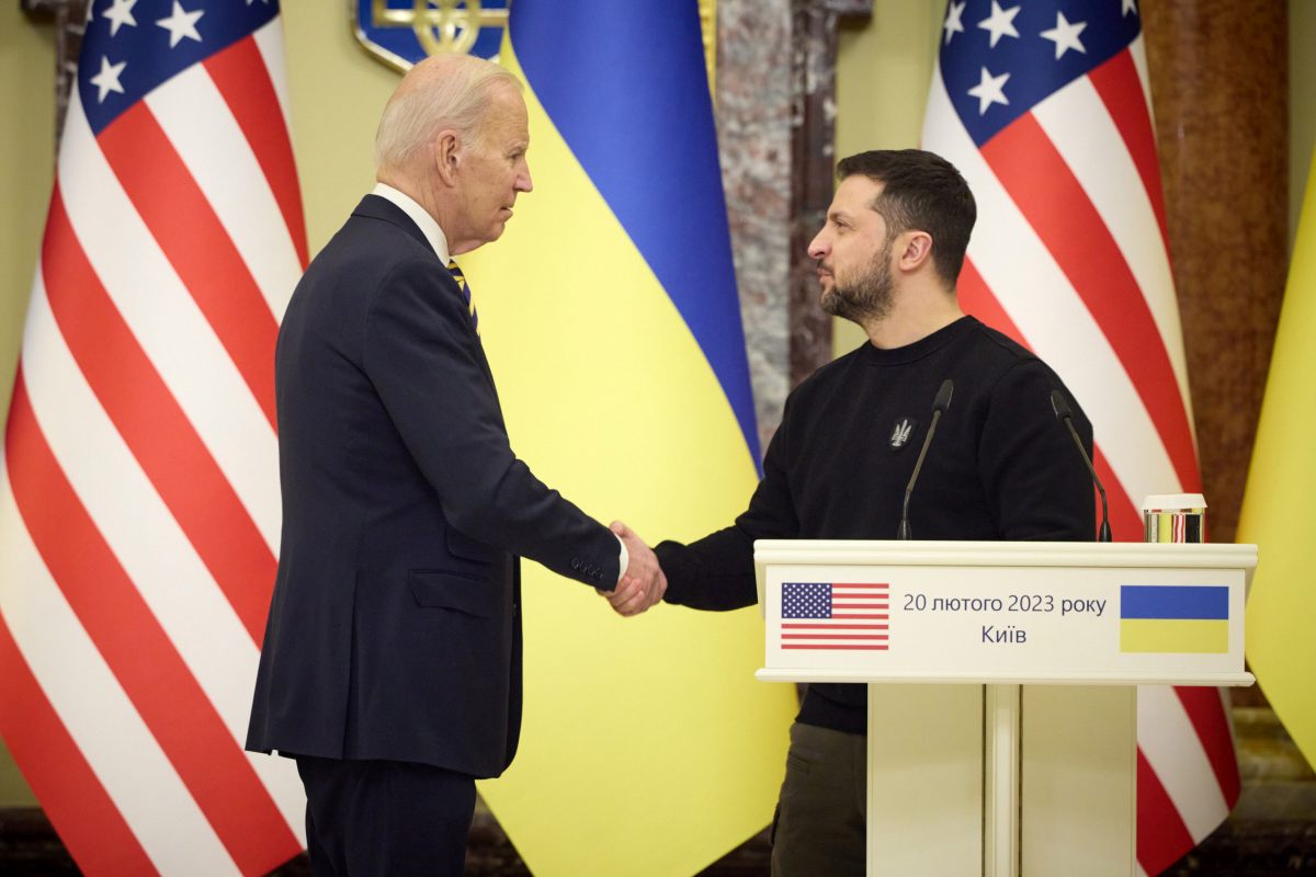 Ucraina, Biden “Nuove sanzioni a chi sostiene la guerra russa”