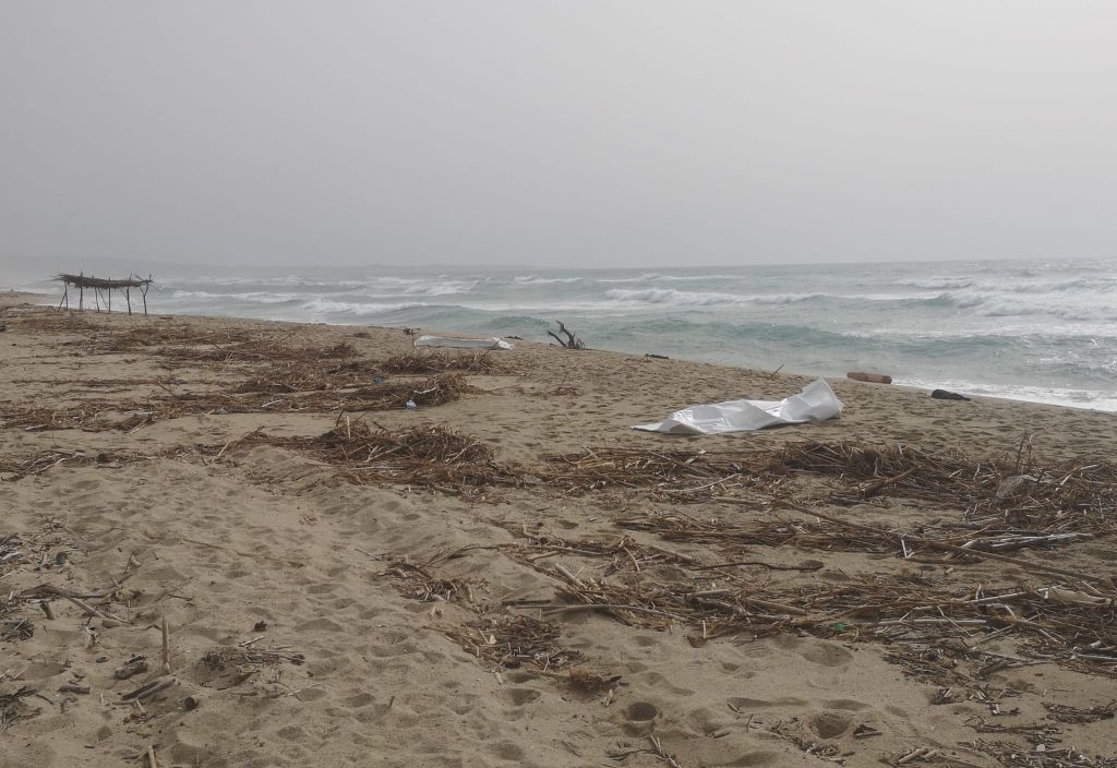 Naufragio nel Crotonese. Una sessantina le vittime, 80 superstiti