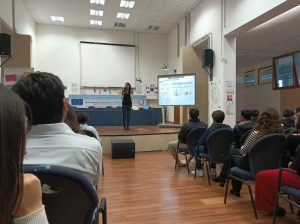 Terzo appuntamento, oggi, all’Istituto Comprensivo Statale “Giovanni Verga”, con “Stop Phone”, il...