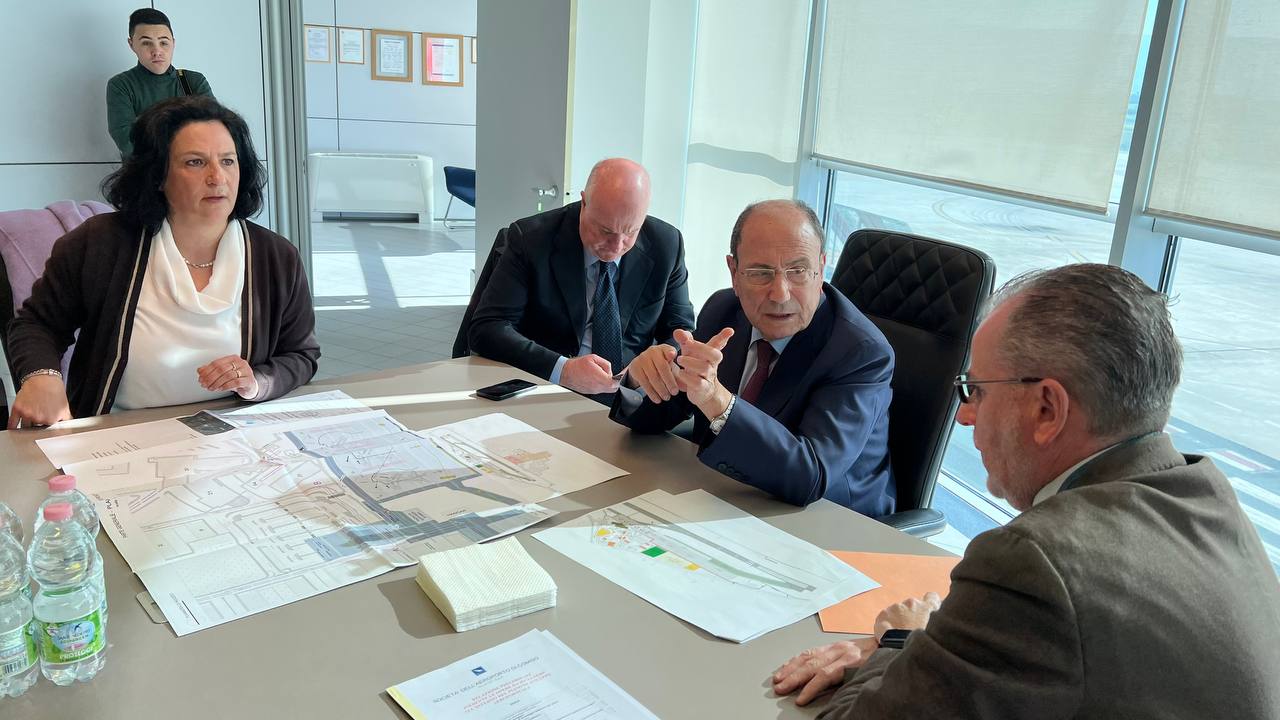 Aeroporto di Comiso, via a percorso per realizzare un’area cargo