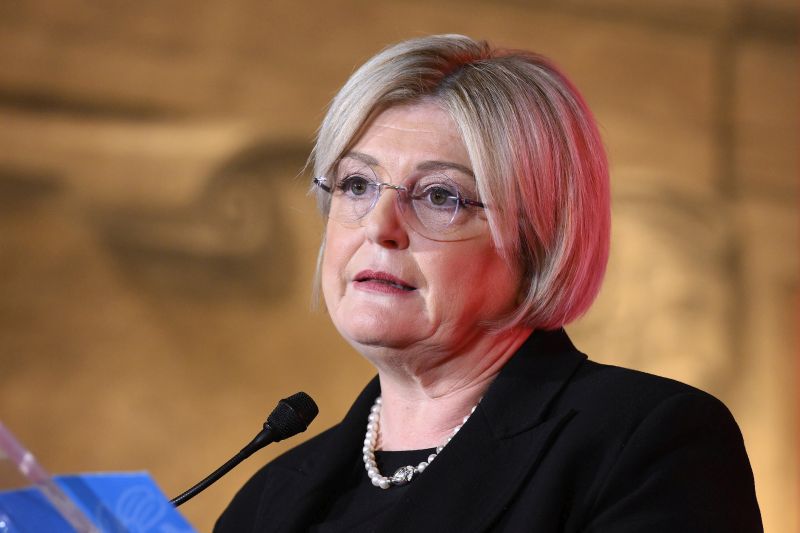 Calderone “Sostegno ai più deboli”