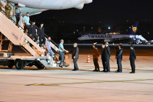 ROMA (ITALPRESS) – E’ atterrato all’aeroporto di Ciampino il primoaereo proveniente da Gibuti con a...