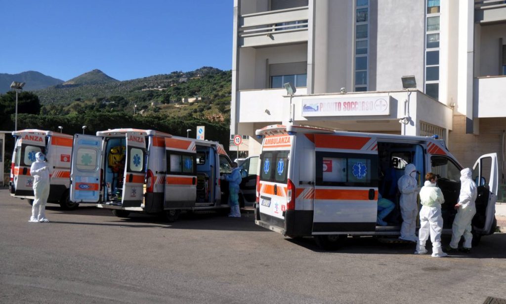 Pronto soccorso in crisi in Sicilia: sovraffollamento per l’impennata d’influenza