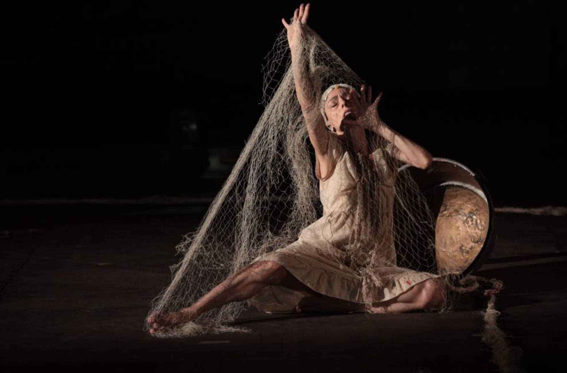 Al Roots di Catania in scena ‘Mi chiamo Maris e vengo dal mare’ della compagnia Retablo