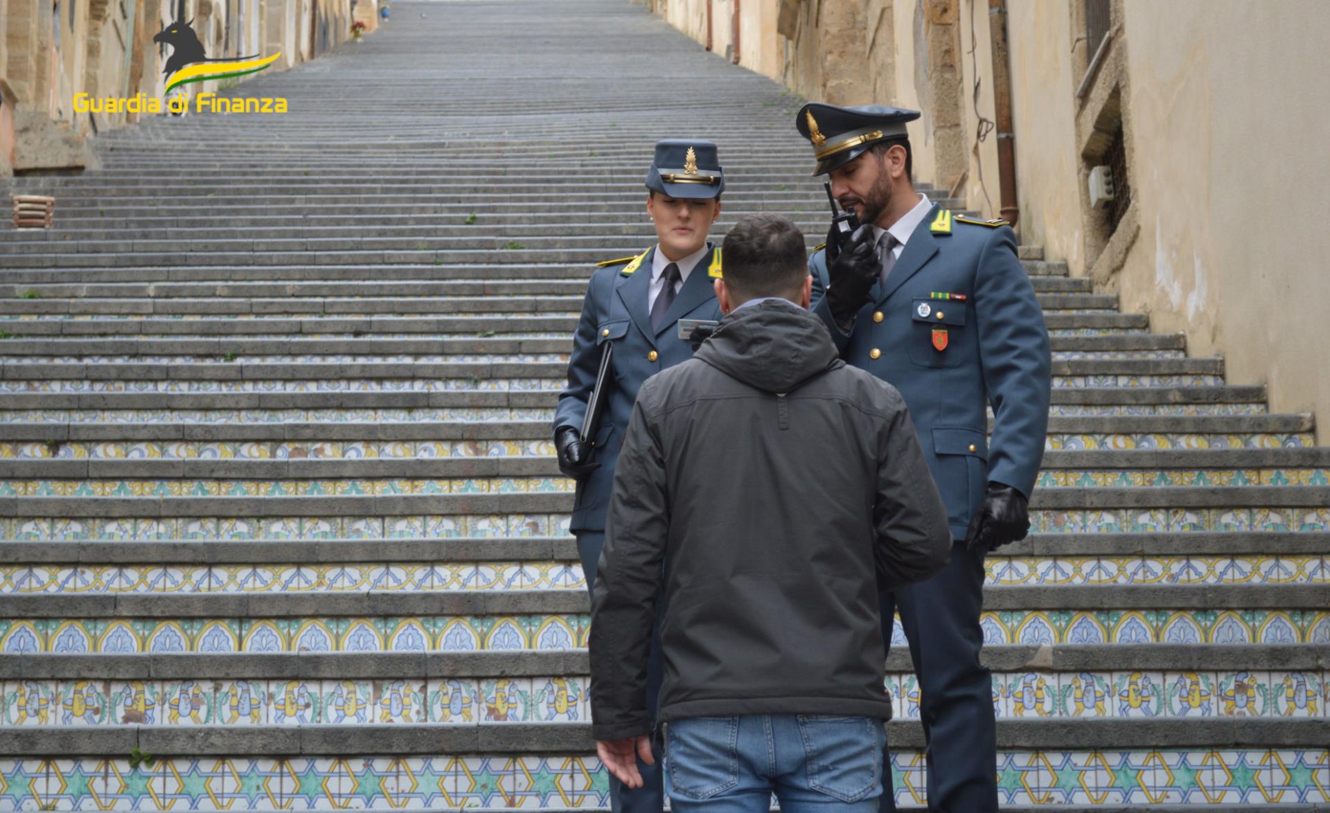 Sequestro ad amministratore di una società calatina operante nel settore vitivinicolo