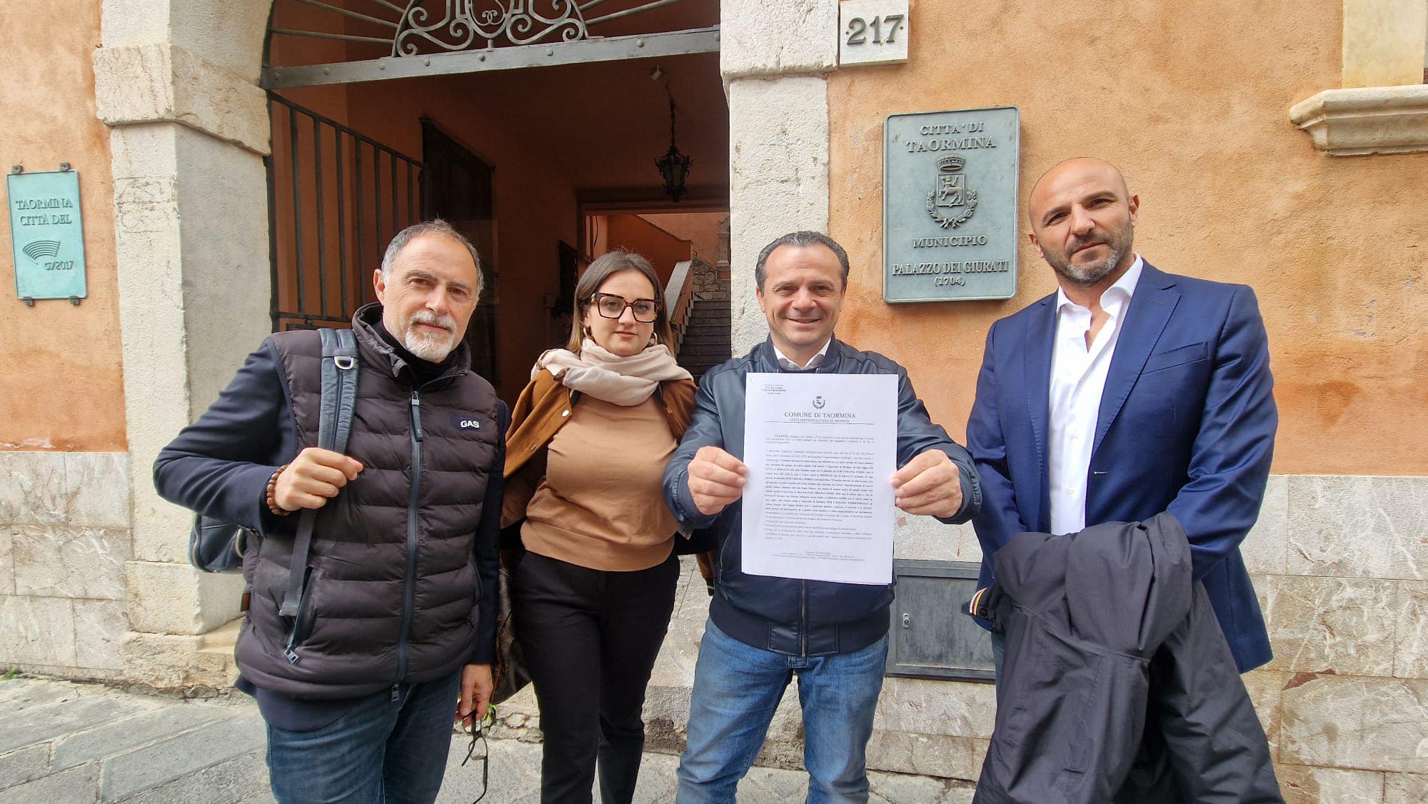 Amministrative, De Luca: “Pronti a servire Taormina”