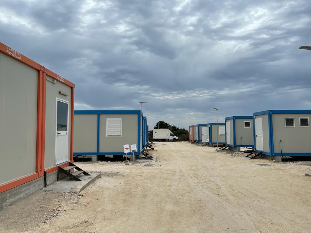 Migranti: aggiudicata la gestione dell’ostello di Cassibile, ospiterà fino a 120 lavoratori stagionali