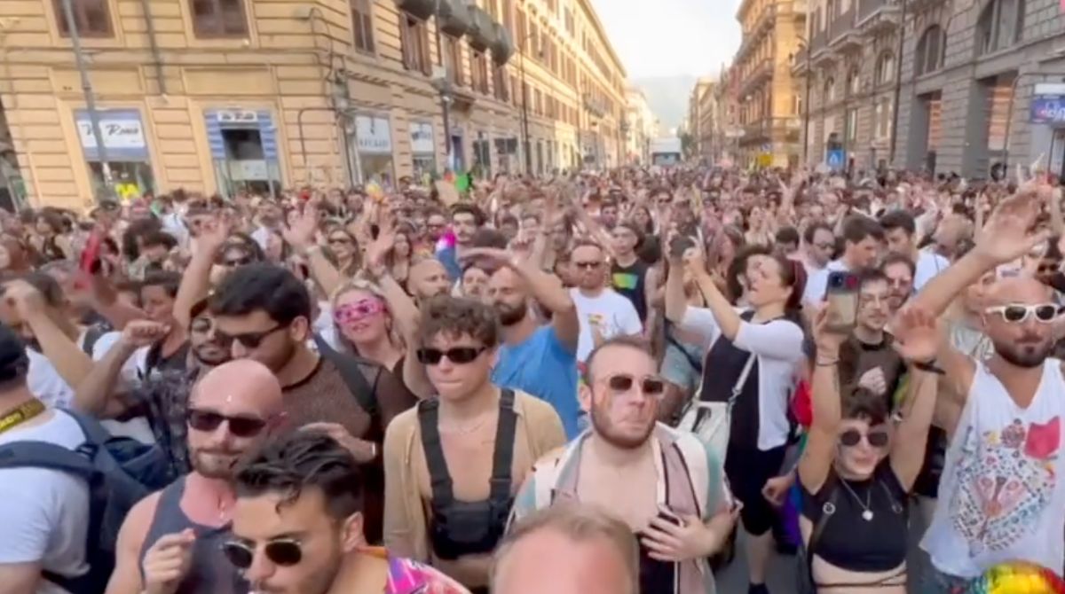 La festa del Pride a Palermo, in corteo anche Lagalla, Leoluca Orlando e Beppe Fiorello