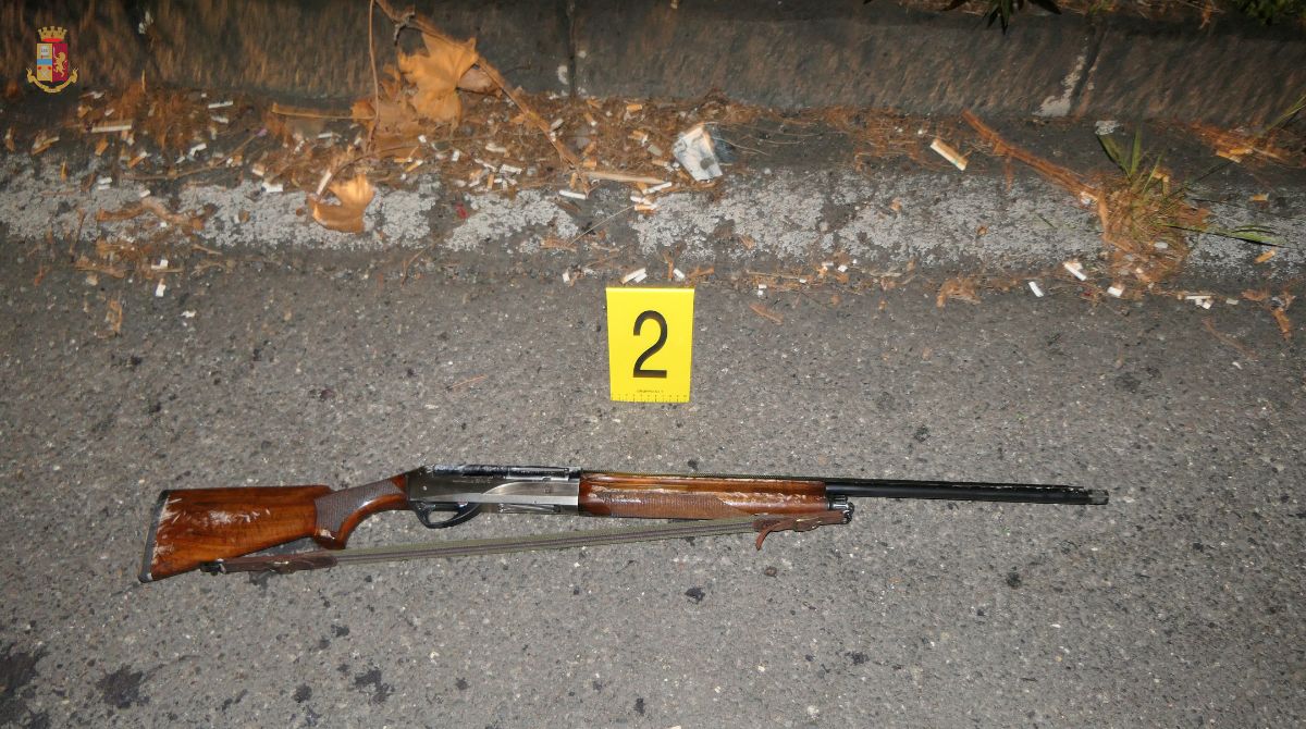 Resistenza e possesso di un fucile rubato: arrestato un catanese