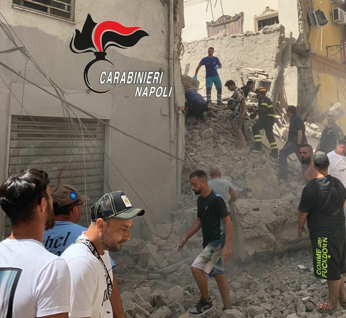 Crolla una palazzina a Torre del Greco, Prefetto “Nessun disperso”