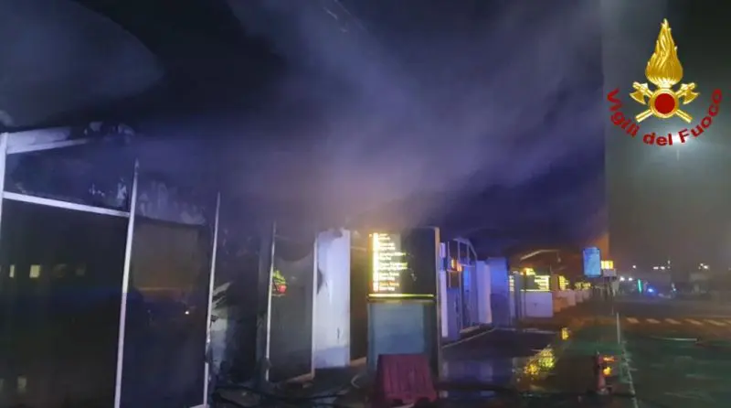 Incendio nell’aeroporto di Catania, voli sospesi fino a 19 luglio