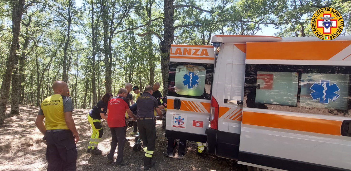 Recuperato un motociclista infortunato nella zona di Monte Colla, Etna
