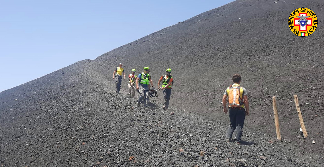 Etna, morto turista francese colto da malore sopra il Rifugio Sapienza
