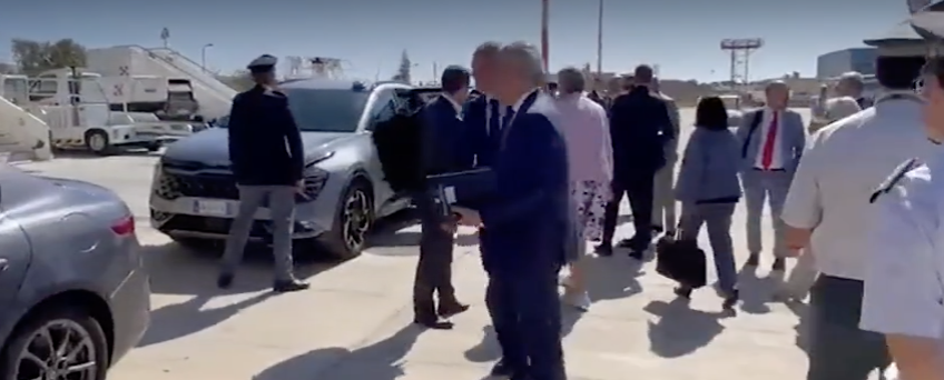 Piantedosi a Lampedusa: “No a centro di permanenza migranti”