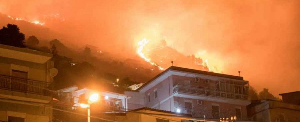 Incendi, case e imprese danneggiate, ecco come chiedere i risarcimenti