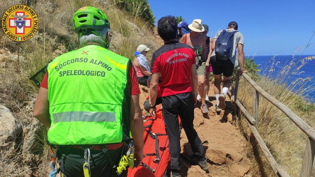 Riserva dello Zingaro, soccorsa un’escursionista francese infortunata