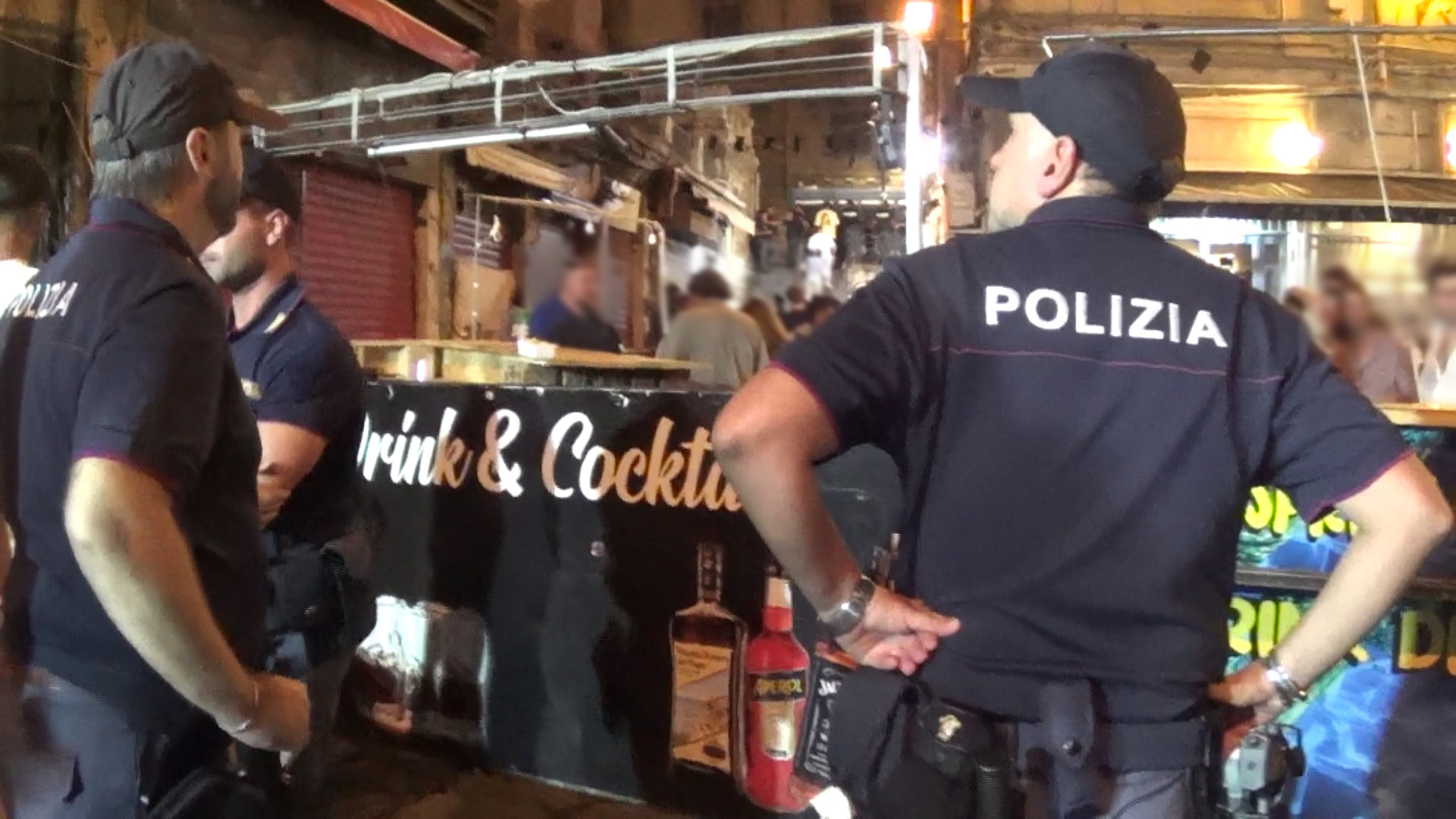 Controlli movida a Palermo, sequestrati 12 banconi abusivi