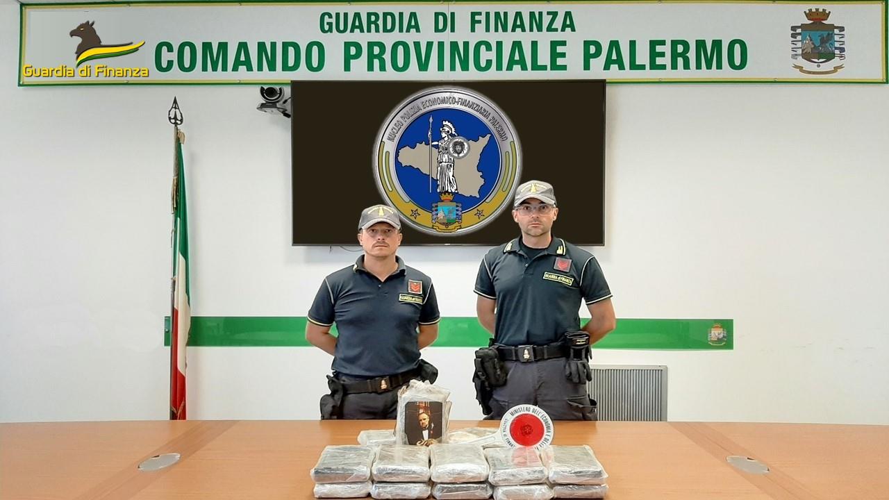 Palermo, sequestrati oltre 17Kg di cocoina: arrestato un corriere