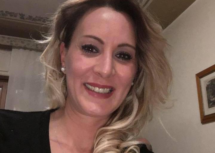 Incendi in Sicilia, morta una donna di 42 anni che tentava di salvare i suoi cavalli