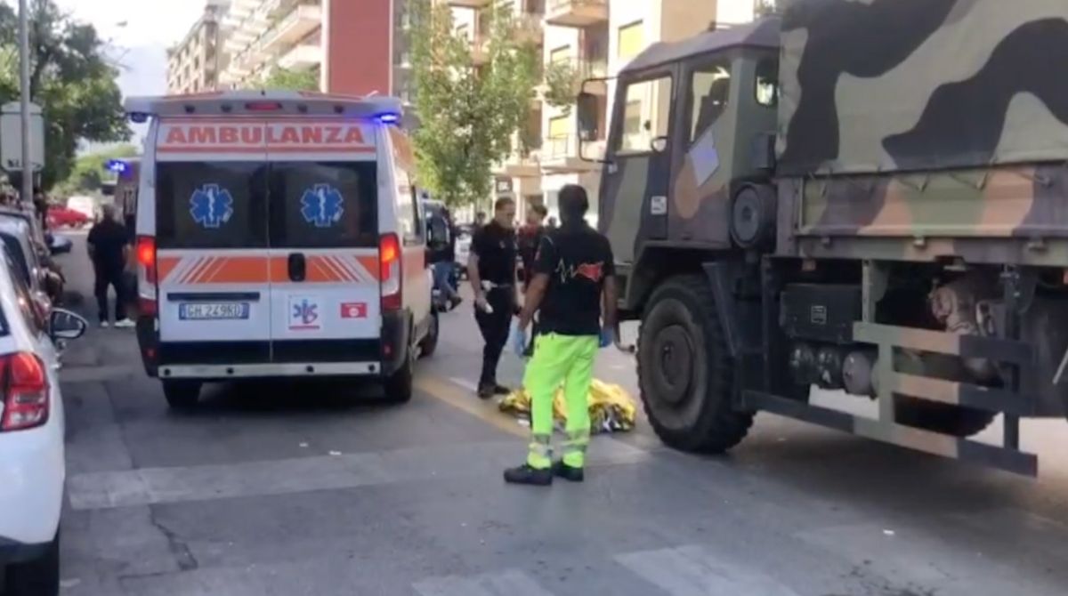 Incidente mortale a Palermo, muore una donna di 76 anni travolta da un camion