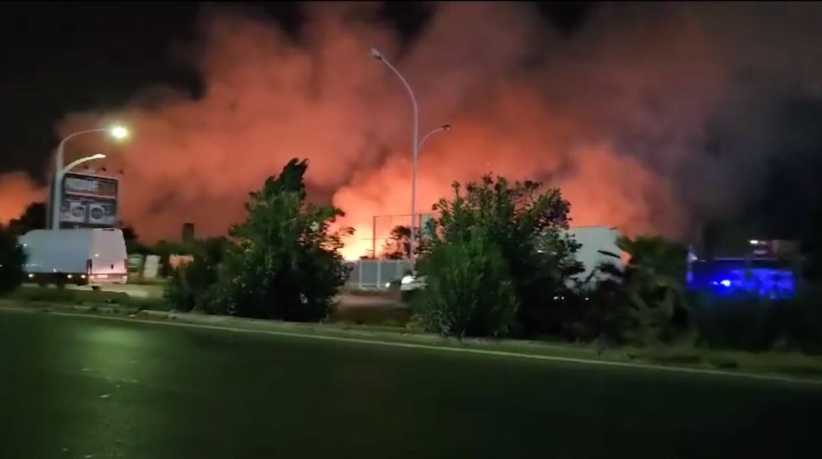Notte di roghi e paura a Palermo, evacuate alcune case a Brancaccio