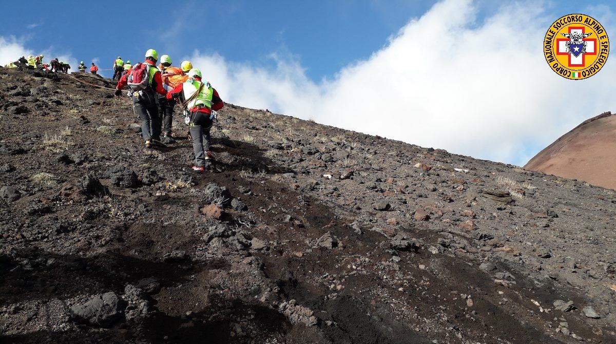 Turista americano soccorso sull’Etna, precipitato in un dirupo