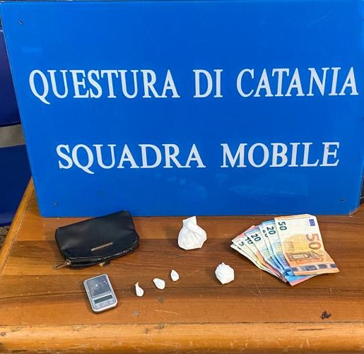 Arresto in flagranza per spaccio di sostanze stupefacenti