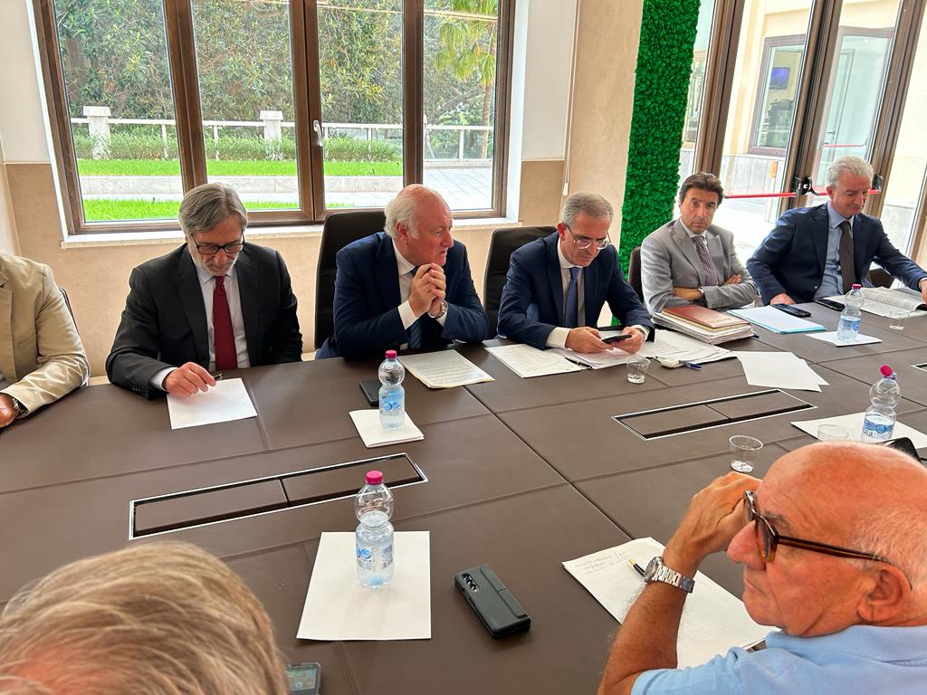 Legge di stabilità, Schifani, Falcone e Messina incontrano i sindacati