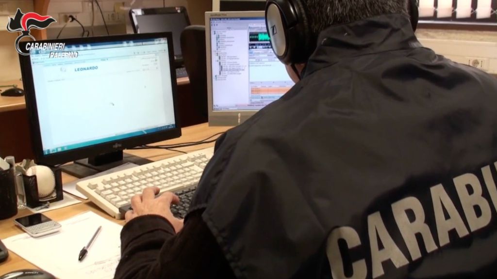 Estorsione e associazione mafiosa, donna arrestata nel Palermitano