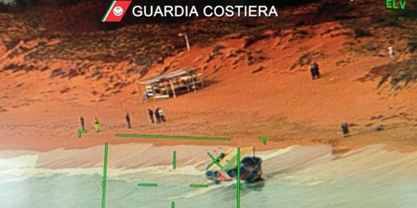 Naufragio barcone di immigrati nel trapanese, cinque morti