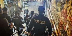 Controlli nei locali della movida a Palermo, sequestrate 266 bottiglie di alcol