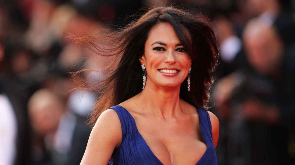 “Ma siete sorelle?”: la ‘parentela’ nascosta di Maria Grazia Cucinotta | 50 anni senza saperlo