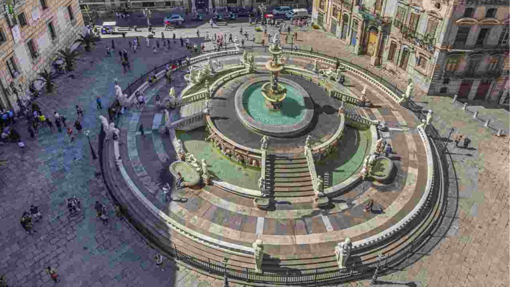 La conoscono tutti come “piazza della Vergogna” ma in realtà la sua storia è straordinaria | La piazza più sbalorditiva di Palermo