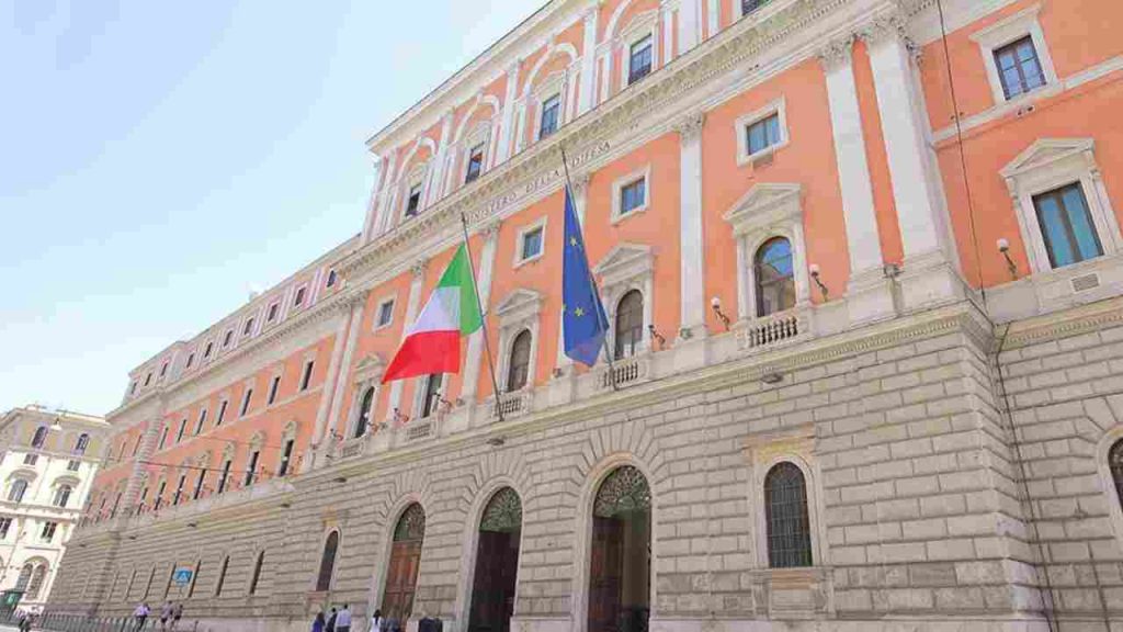 Concorso Ministero Difesa: corsa per i posti a Messina | Scadenza bando e requisiti minimi