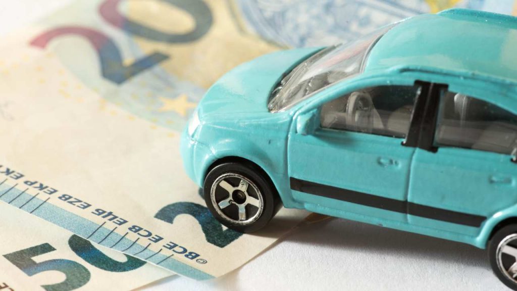 Bollo auto, spendi almeno 30€ in meno quest’anno con questo foglio | Ti basta richiederlo così