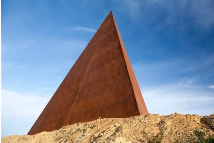 Piramide di luce -sicilianews24.it