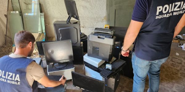 Nascondeva la refurtiva in un garage, arrestato 25enne a Catania