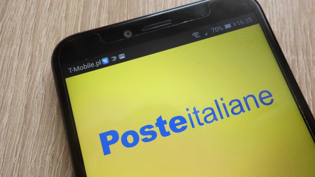 “Poste Italiane buonasera…”: ti squilla il telefono e sei fregato | Attacca subito, ti rubano tutto