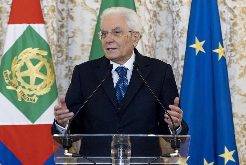 Mattarella “Il Paese guarda con fiducia ai vigili del fuoco”