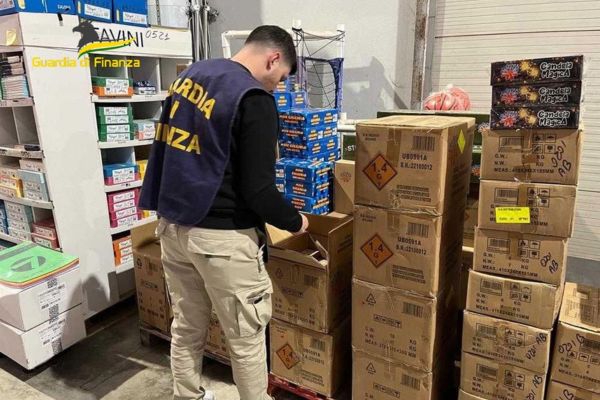 Sequestrati oltre un milione di giochi pirotecnici illegali