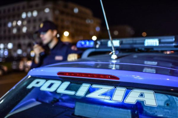 Furto sventato dal proprietario dopo una violenta colluttazione