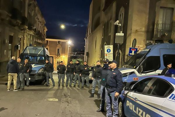 Sequestro di un immobile occupato da un centro sociale a Catania