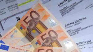 Bollette di luce e gas - sicilianews24.it